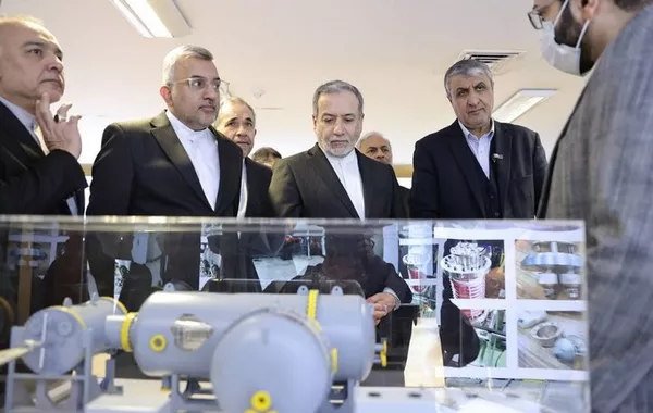 Iranian FM Says West Has No Choice but to Accept Iran's Nuclear Program