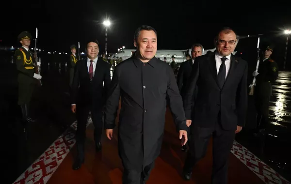 Sadyr Zhaparov Arrives in Minsk for EAEU Meeting and 4th Eurasian Economic Forum