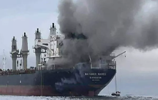 IRGC Strikes US-Linked Oil Tanker in Persian Gulf - VIDEO