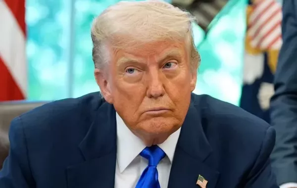 Trump Claims Strait of Hormuz Cleared of Mines