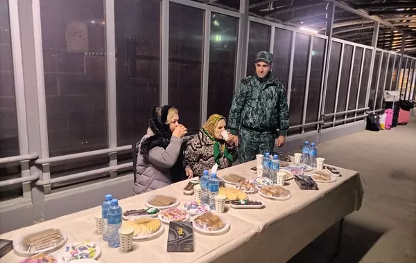 Azerbaijan Pulls Citizens Out of Iran Amid Escalation