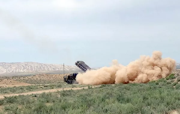 Azerbaijan’s Rocket and Artillery Units Hold Live-Fire Drills