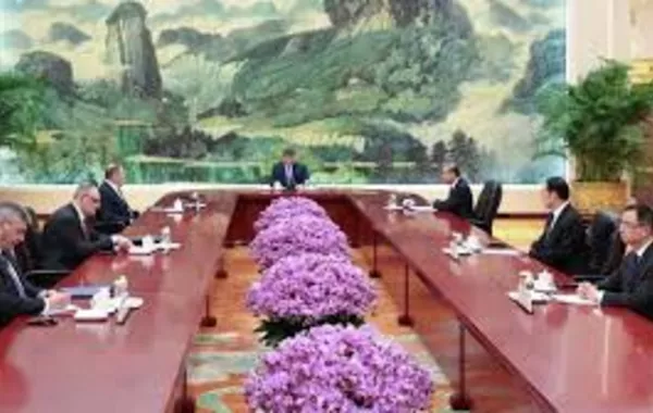 Chinese Leader, Uzbek FM Discuss Trade, Connectivity, and SCO Cooperation