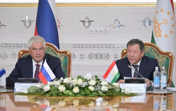 Russia Detains 400 Tajik Nationals Wanted by Dushanbe in 2025 Crackdown
