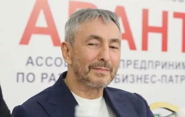 Russian Businessman Dies by Suicide in Moscow Hotel