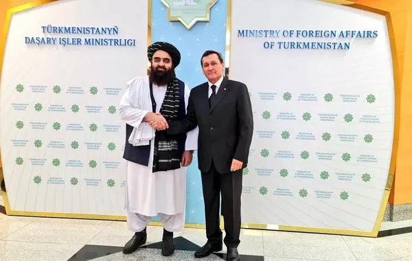 Afghan and Turkmen FMs Discuss Bilateral Relations and TAPI Project in Phone Call