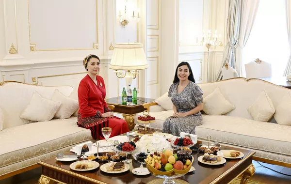 Leyla Aliyeva Meets Daughter of Turkmenistan’s Halk Maslahaty Chairman