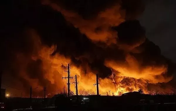 Explosions Reported in Iran's Bandar Abbas