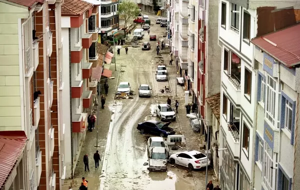 Flash Floods Sweep Through Northern Türkiye, Hitting Multiple Provinces