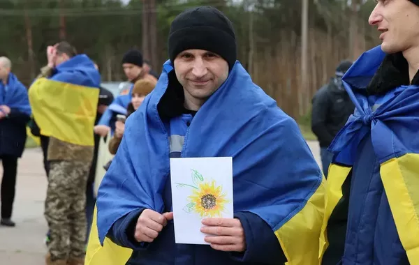 Russia and Ukraine Conduct 160-for-160 POWs Exchange