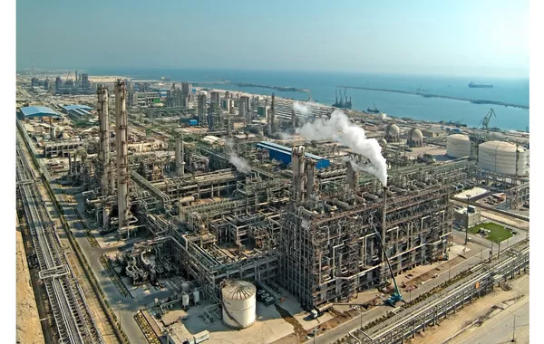 Iran Reportedly Halts Petrochemical Exports