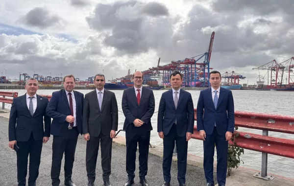Azerbaijan Railways, Port of Hamburg Deepen Logistics Ties