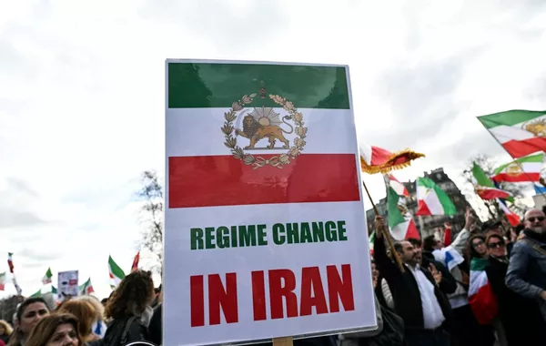 What Awaits Iran: Regime Change or Regime Update?