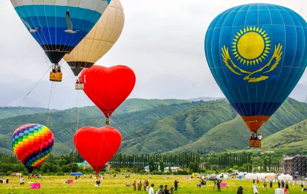 Colorful Hot Air Balloons Fill Kazakhstan’s Skies at International Festival - VIDEO