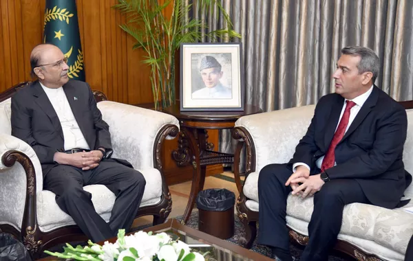 Pakistani President Reaffirms Commitment to Strengthen Ties with Azerbaijan