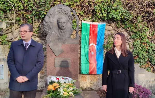 Azerbaijan Embassy in France Honors January 20 Anniversary