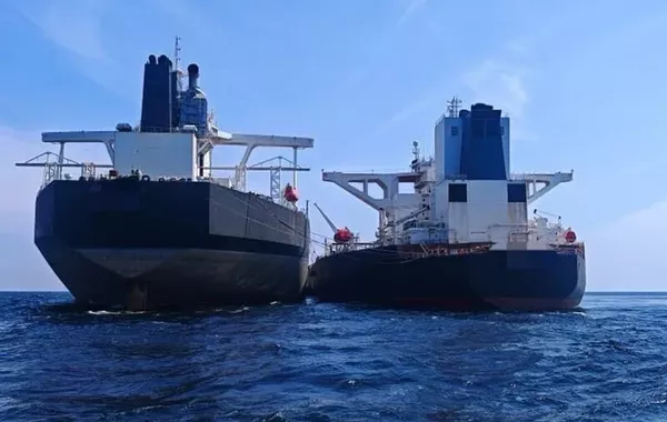 Only Two Tankers Cross Strait of Hormuz After Iranian Threats