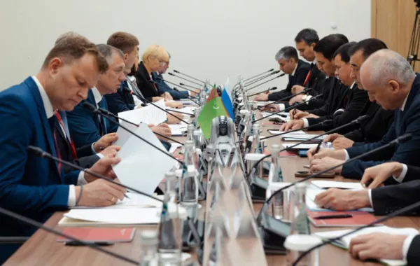 Turkmen-Russian Economic Commission Co-Chairs Meet in St. Petersburg