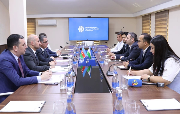 Azerbaijani, Uzbek Media Representatives Explore Cooperation Prospects