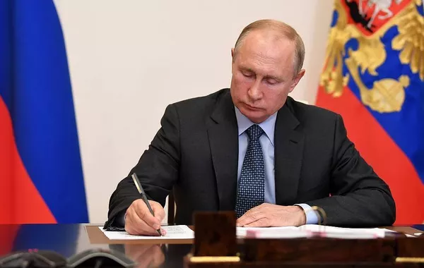 Putin Inks Law Allowing Non-Russians to Join Military