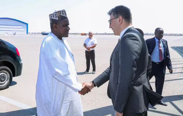 Speaker of Yemen’s House of Representatives Arrives in Azerbaijan for Key OIC Summit