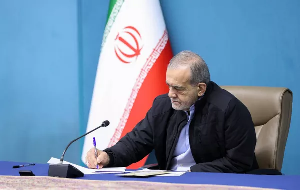 Iran's Pezeshkian Orders Restoration of Internet Access