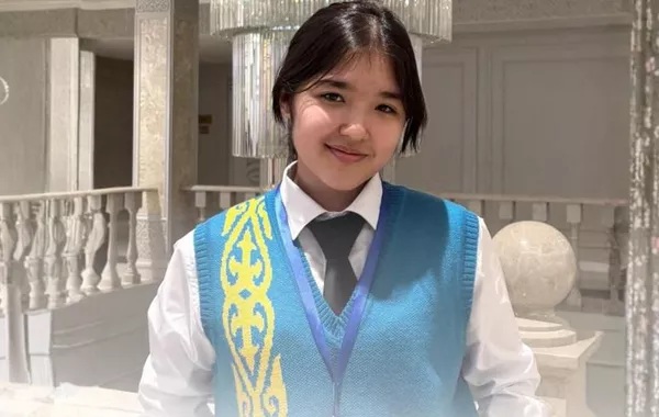 Kazakh Schoolgirl’s Success: 9 Languages and Own Apartment