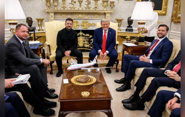 Trump Urges Putin-Zelenskyy Talks and Security Guarantees for Ukraine at White House Summit