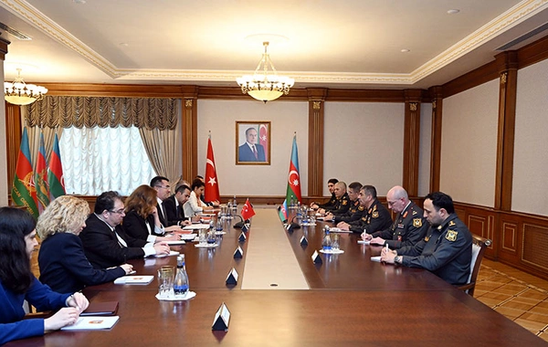 Azerbaijani, Turkish Defense Ministers Meet in Baku