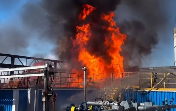 Kazakhstan Extinguishes Fire at Atyrau Oil Refinery