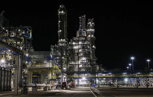 Fire Rages at Russian Lukoil Plant Amid Reported Drone Strike