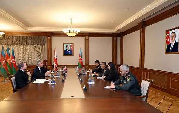 Azerbaijani Defense Minister Holds Meeting with British Ambassador to Baku