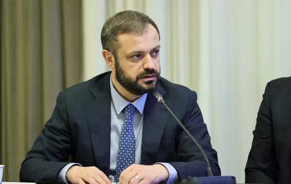 Armenia's Economy Minister Details New Grain Transit Route Through Azerbaijan from Kazakhstan