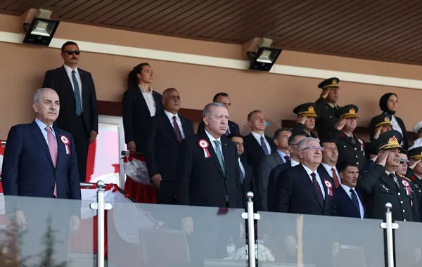 Azerbaijani Defense Minister Joins Graduation Ceremonies at Turkish Military Academies