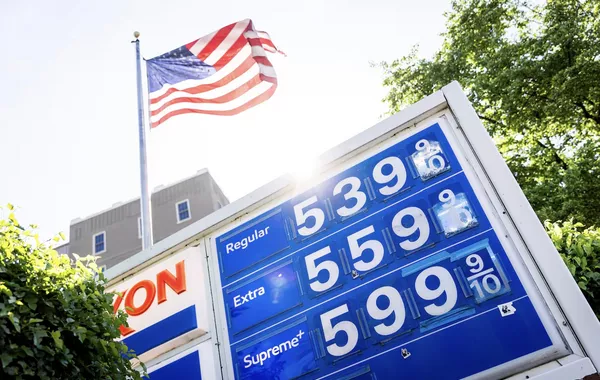 Oil Prices Drop Amid Hopes of Progress in Talks