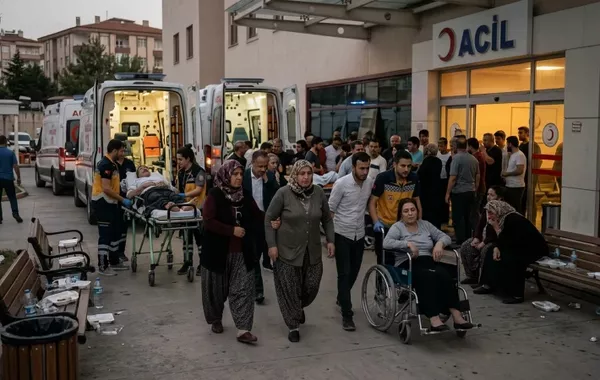 Over 80 People Seek Medical Care After Suspected Food Poisoning in Türkiye