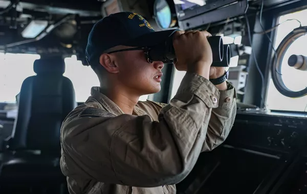 CENTCOM: 2 US-Flagged Vessels Safely Pass Through Strait of Hormuz