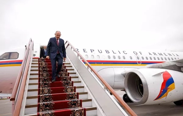 Armenia's Pashinyan Departs for Poland