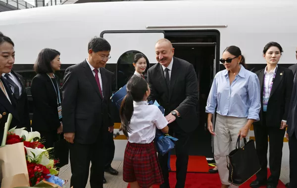 Azerbaijani President Ilham Aliyev and First Lady Arrive in Beijing by Train