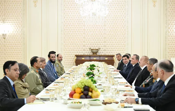 Azerbaijani President, Pakistani PM Had Joint Dinner