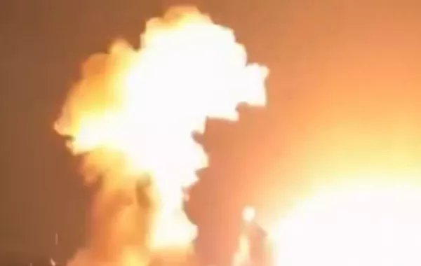 Massive Fire Erupts in Iran's Isfahan After Overnight Strikes - VIDEO