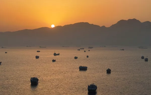 If Iran Wins The Strait Of Hormuz, The US Economy Stays Steady