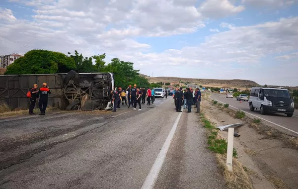 Bus Crash in Türkiye Leaves 41 Injured, Three in Critical Condition