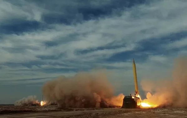 Iran Unveils Upgraded Emad and Qadr Ballistic Missiles with Electronic Warfare