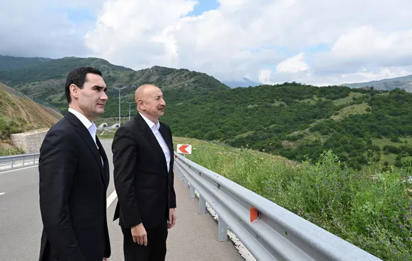 Azerbaijani, Turkmen Leaders Pose for Symbolic Photo in Shusha’s Dashalti Village