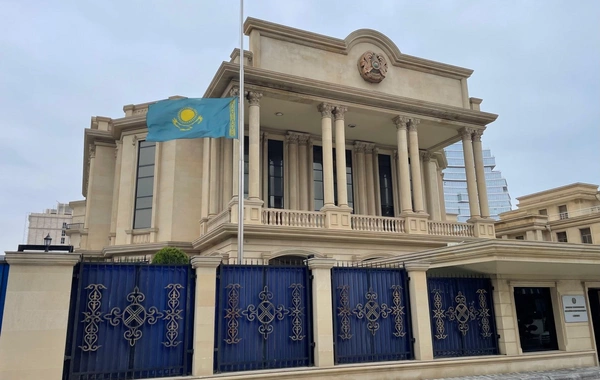 Kazakhstan's Embassy in Baku Lowers Flag in Observance of Azerbaijan's Mourning Day