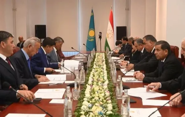 Tajikistan, Kazakhstan Map Out Stronger Trade and Economic Ties in Dushanbe