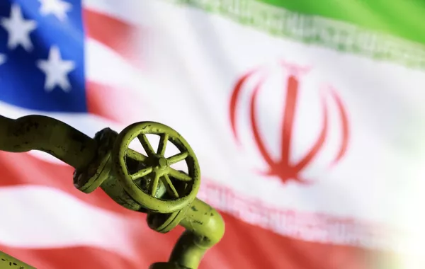Oil Market Starts Pricing in a Prolonged Hormuz Crisis