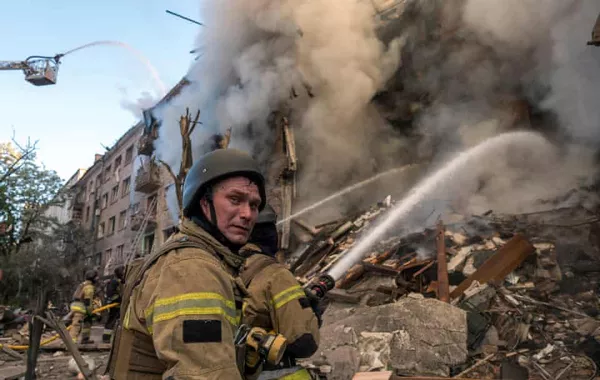 EU Vows to Keep Diplomats in Kyiv Despite Russian Threat