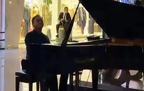 Titanic Moment in Türkiye's Antalya as Heavy Rain Floods Hotel - VIDEO